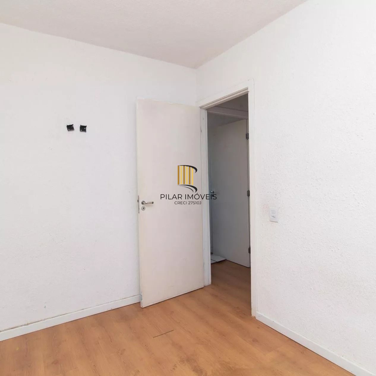 Apartamento de dois dormitórios e  01 vaga garagem na zona sul -Porto Alegre