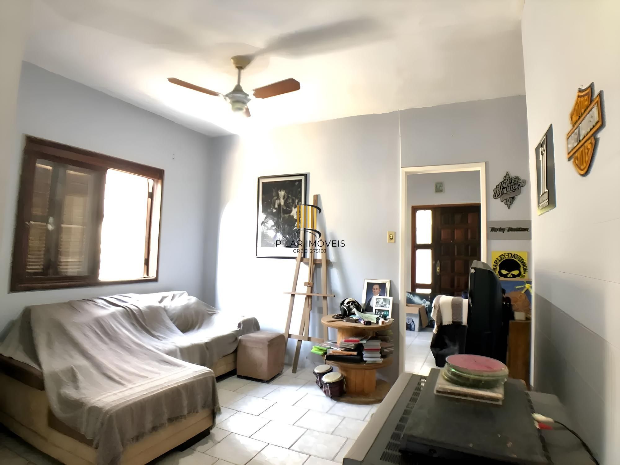 Casa com 2 dormitórios e 150m², no Bairro Jardim Sabará