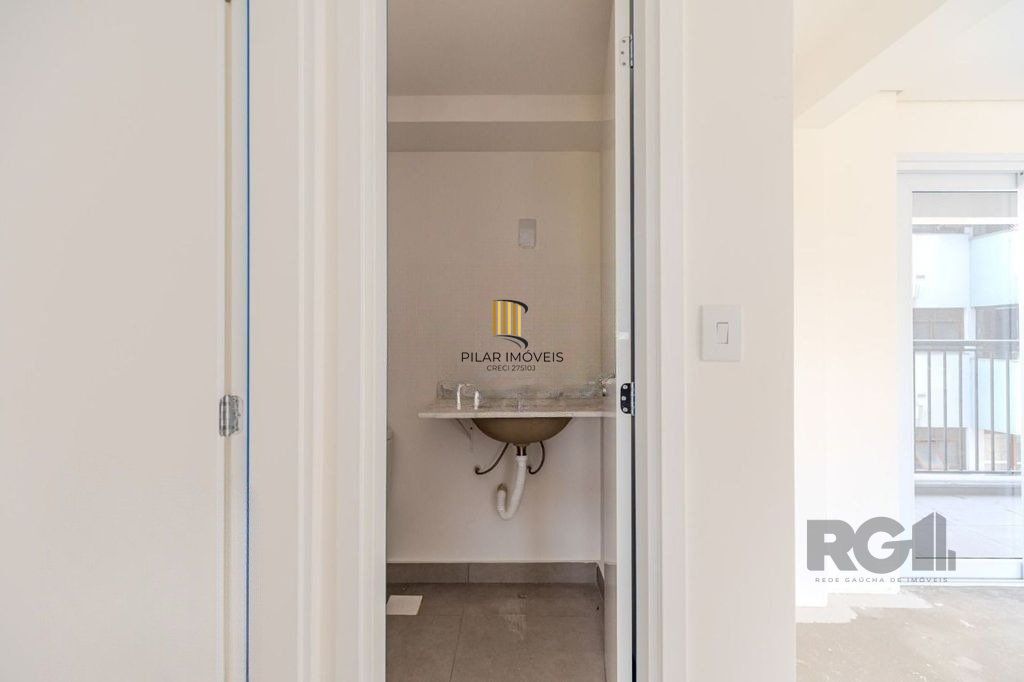Apartamento de 2 dormitórios no bairro menino deus  