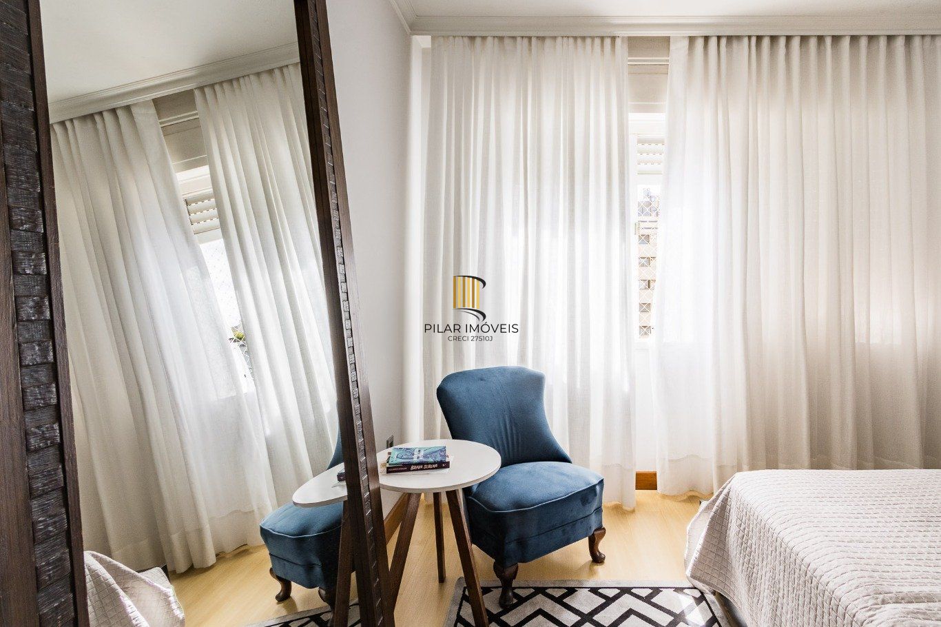 Apartamento com 3 quartos e 147m² à venda em Moinhos de Vento, Porto Alegre.