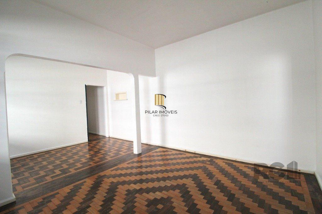 Casa 6 dormitórios no bairro Teresópolis
