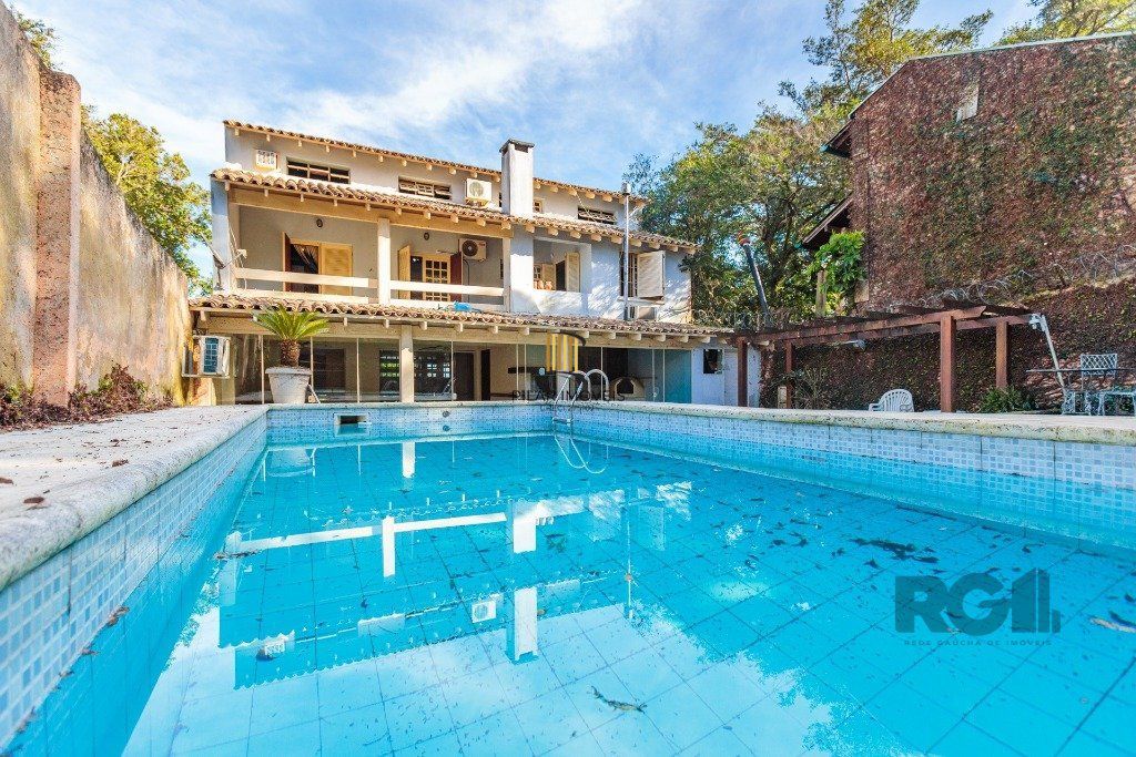 Casa 3 dormitórios no bairro Nonoai