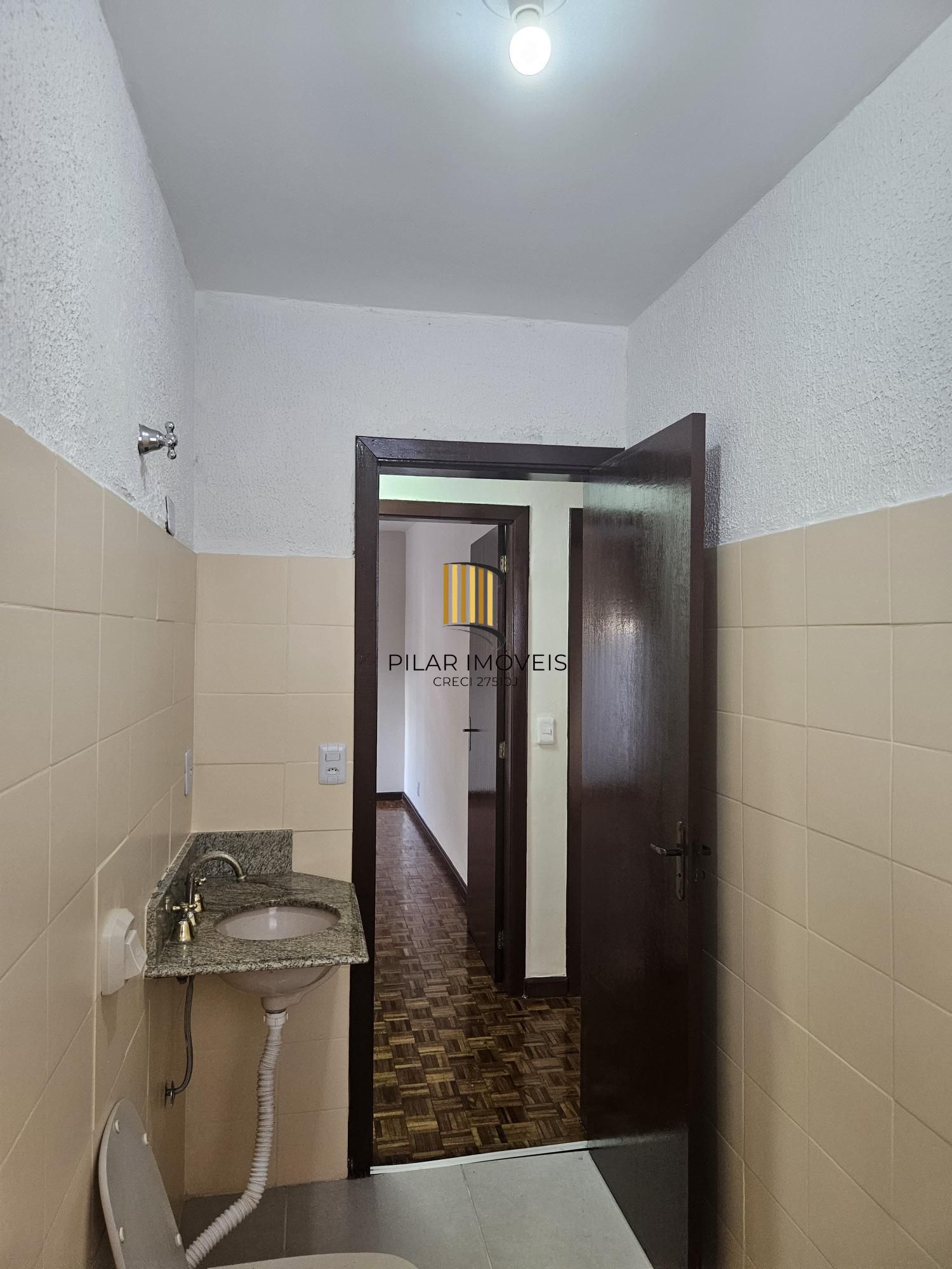 Casa toda reformada na avenida nonoai