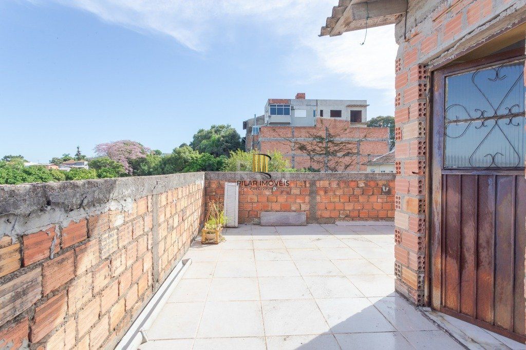 Casa 4 Dormitório(s) Bairro Glória