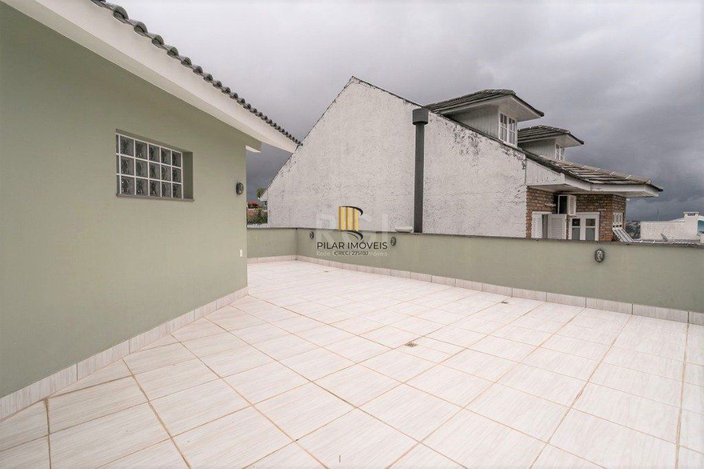 Casa para Venda - 279m², 3 dormitórios, sendo 1 suites, 4 vagas - Teresópolis