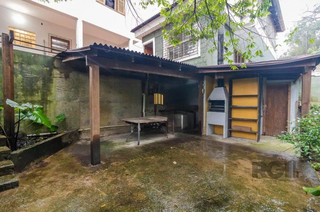 Casa para Venda - 160m², 3 dormitórios, sendo 1 suite, 2 vagas - Teresópolis