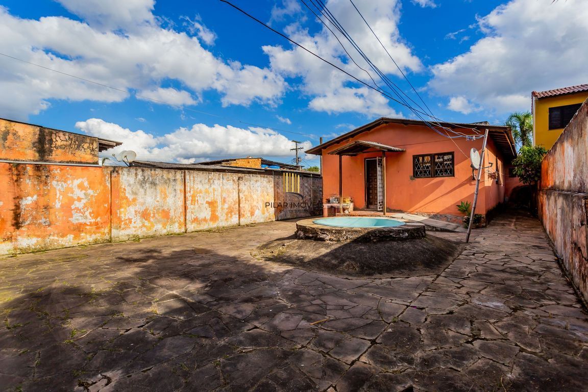 Casa de 3 dormitórios  no Bairro Vila Jardim - Porto Alegre