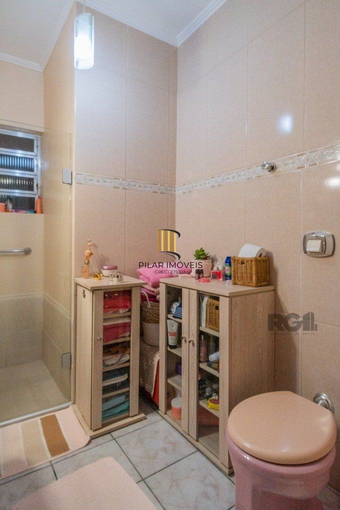 Casa 3 dormitórios no bairro Medianeira