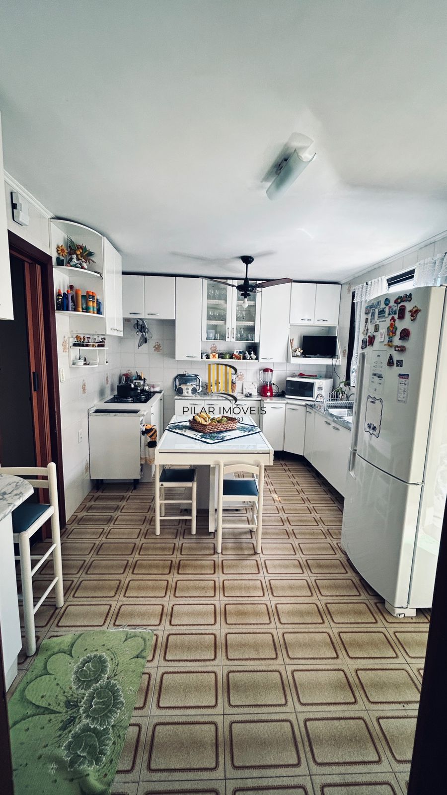 Casa com 2 dormitórios e edícula nos fundos no Bairro Nonoai