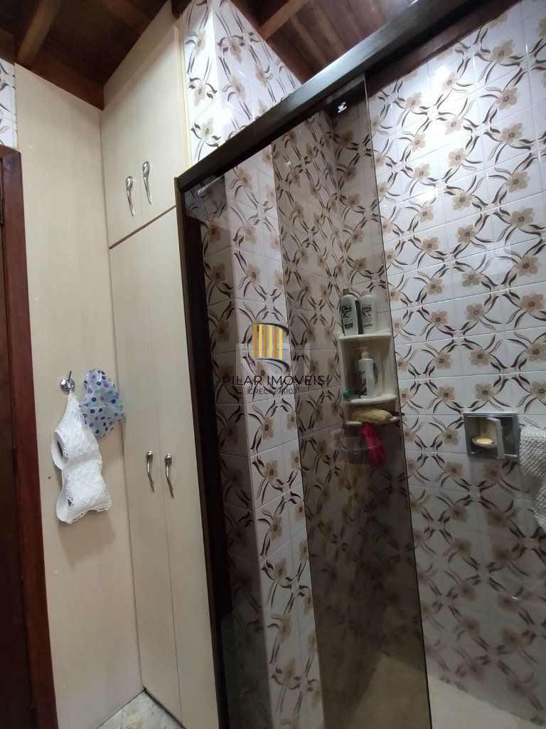 Casa para Venda - 142.8m², 4 dormitórios, 5 vagas - Teresópolis