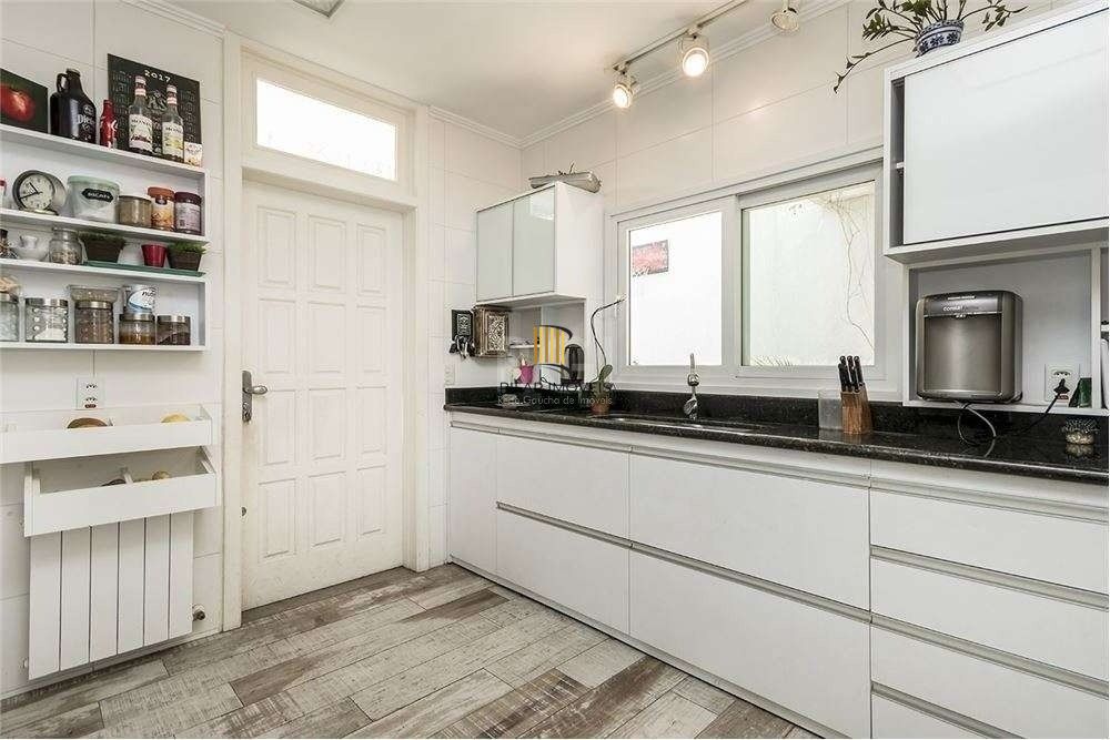Casa de 317m², bairro jardim Lindoia