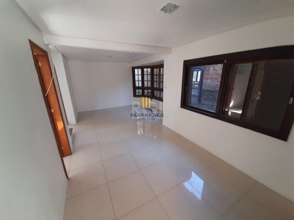 Casa para Venda - 122m², 5 dormitórios, sendo 2 suites, 2 vagas - Teresópolis