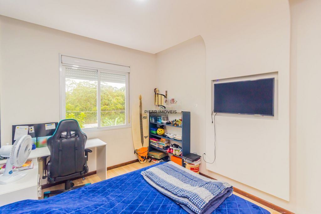 Casa em Condomínio 3 dorms à venda Avenida Juca Batista, Hípica - Porto Alegre