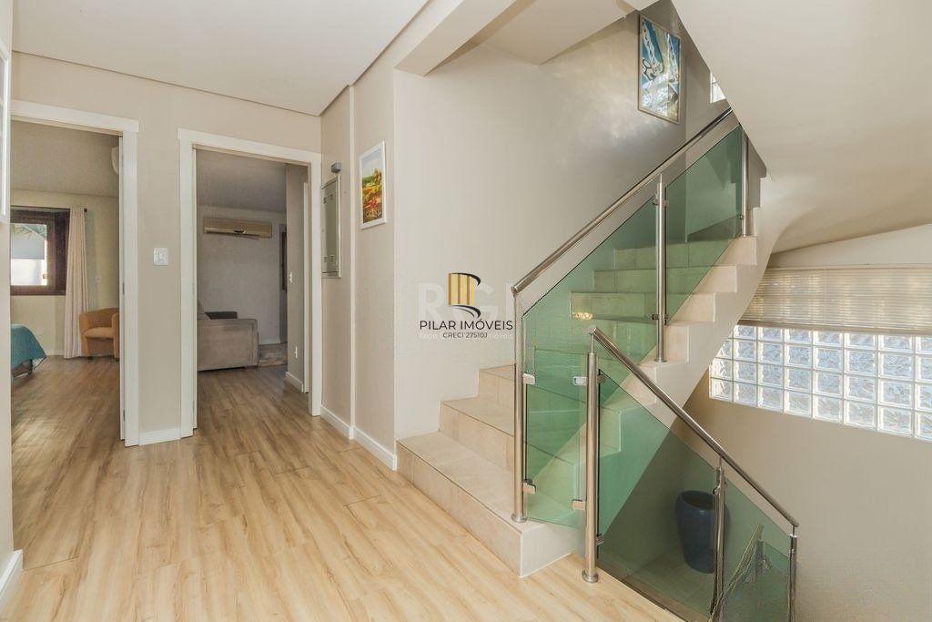 Excelente casa de 466m² com 03 suítes e 4 vagas de garagem.