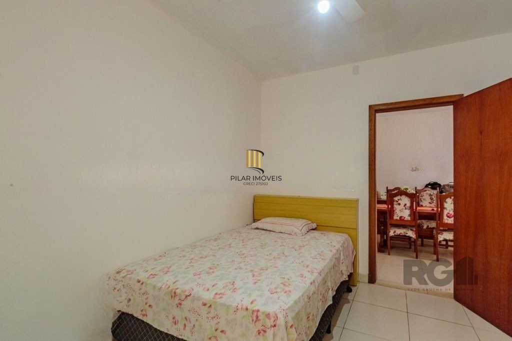 Casa de 3 dormitórios no bairro Rubem Berta