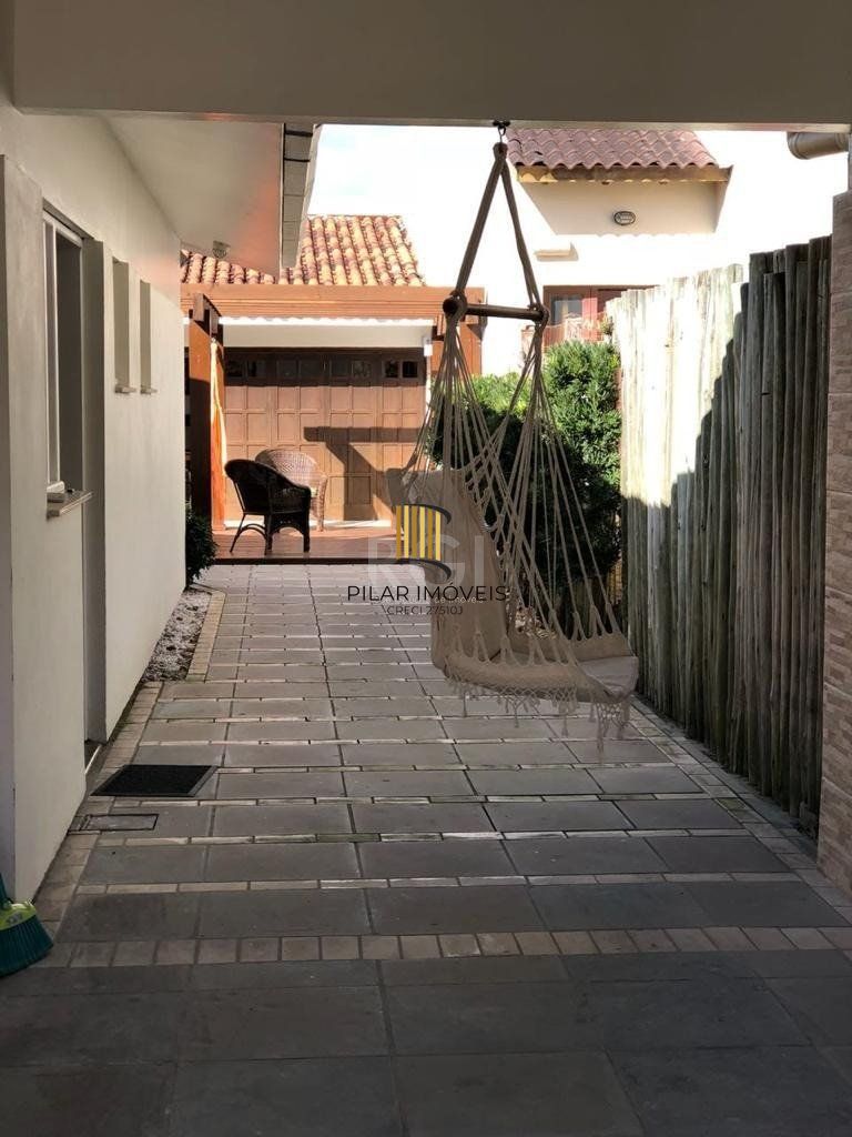 Casa para Venda - 160.78m², 4 dormitórios, sendo 2 suites, 5 vagas - Centro