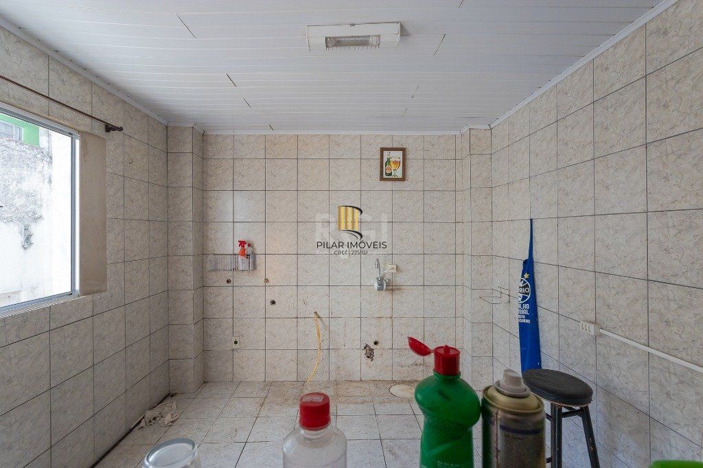 Casa 4 Dormitório(s) Bairro Glória