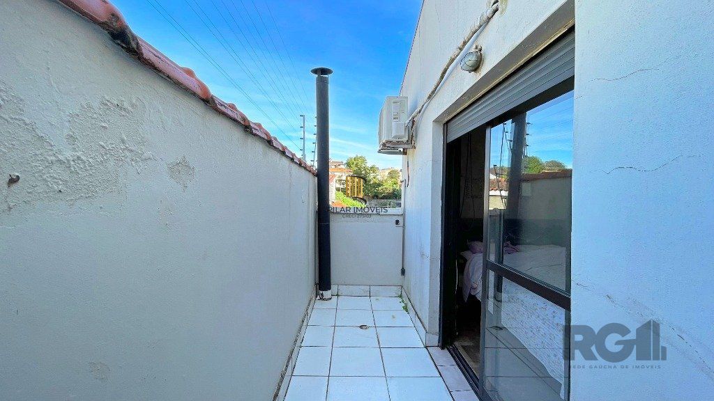 Sobrado com 4  dormitórios, 3 vagas, piscina, próximo a Professor Oscar Pereira