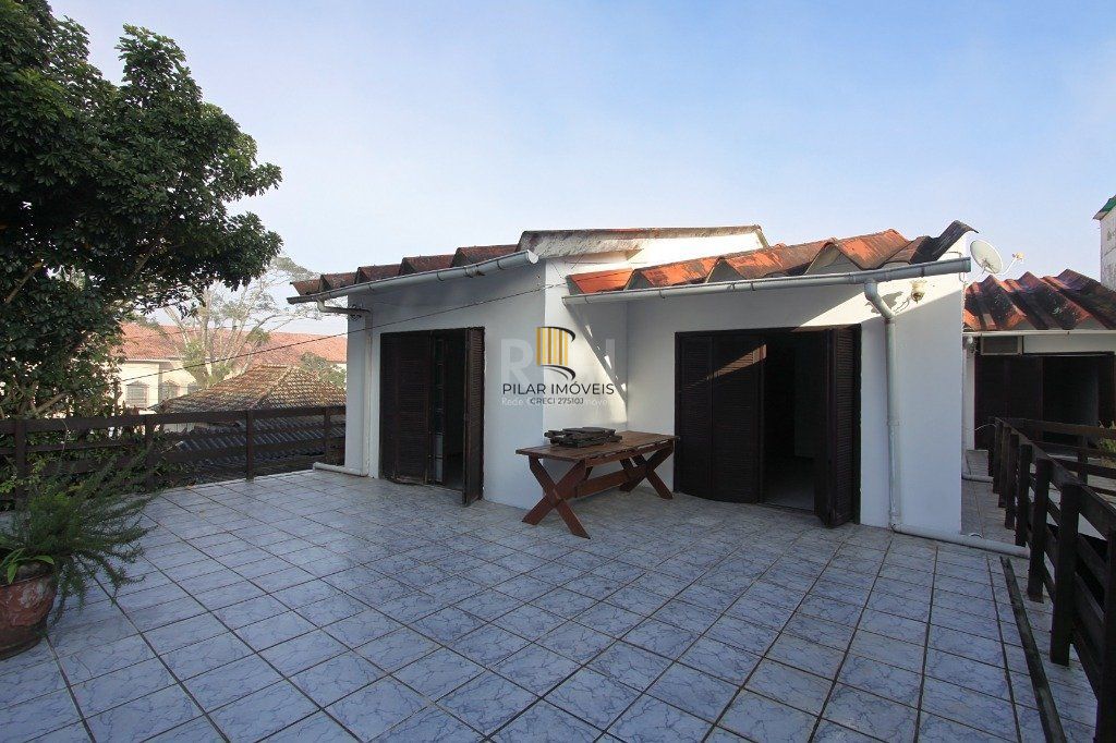 Casa para Locação/Aluguel - 240m², 4 dormitórios, 6 vagas - Nonoai