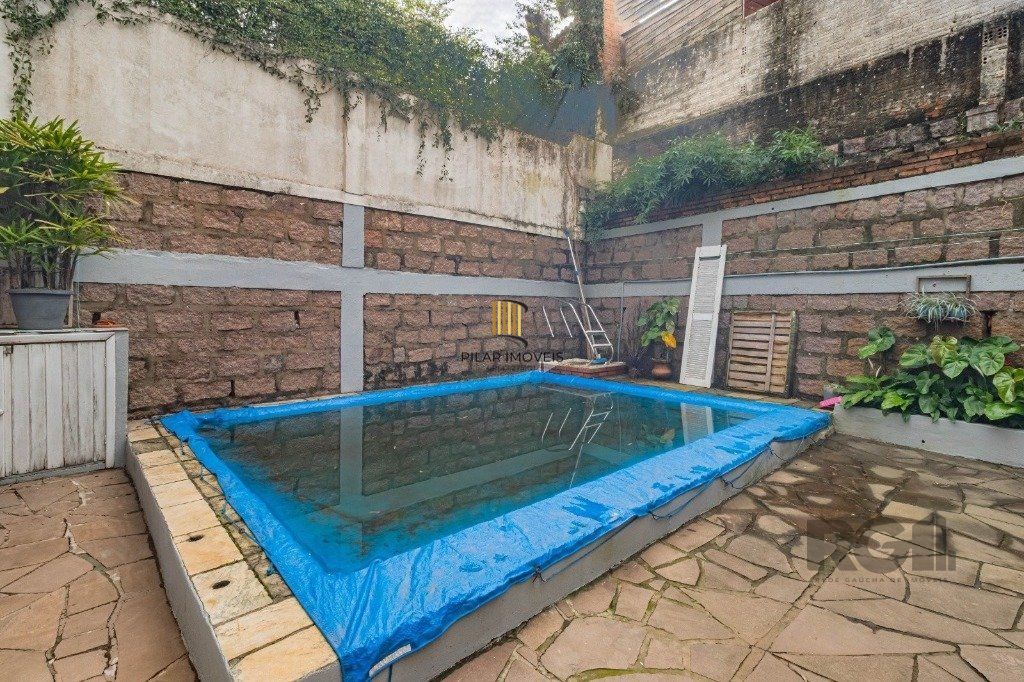Casa de 3 dormitórios, no bairro Espírito Santo
