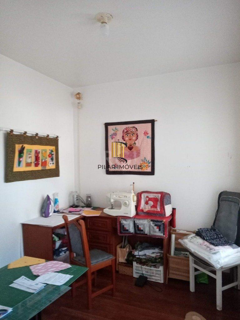 Casa 6 dormitórios no bairro Centro