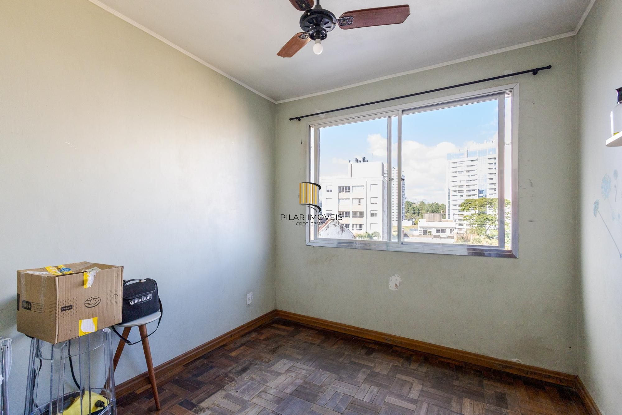 Apartamento de 02 dormitórios no bairro Petropolis em Porto alegre/RS.