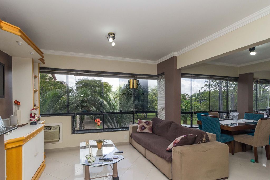 Apartamento de 3 dormitórios no bairro Jardim Itu Sabará - Porto Alegre