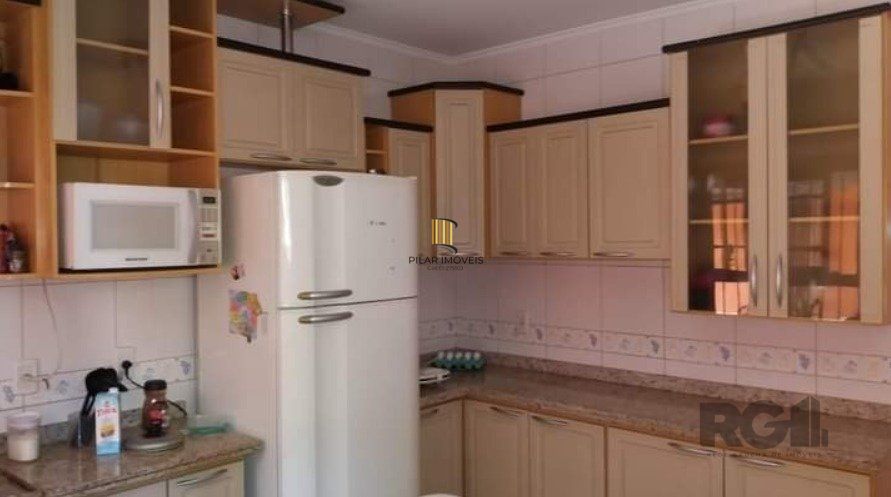 Casa 179m², 3 dormitórios, 3 vagas no bairro Parque Santa Fé