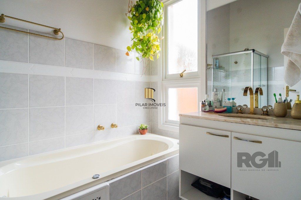 Casa em condomínio de 127m² no bairro Teresópolis