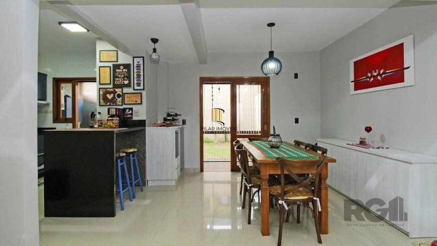 Casa 129m² - 3 dormitórios, 2 vagas no bairro Hípica