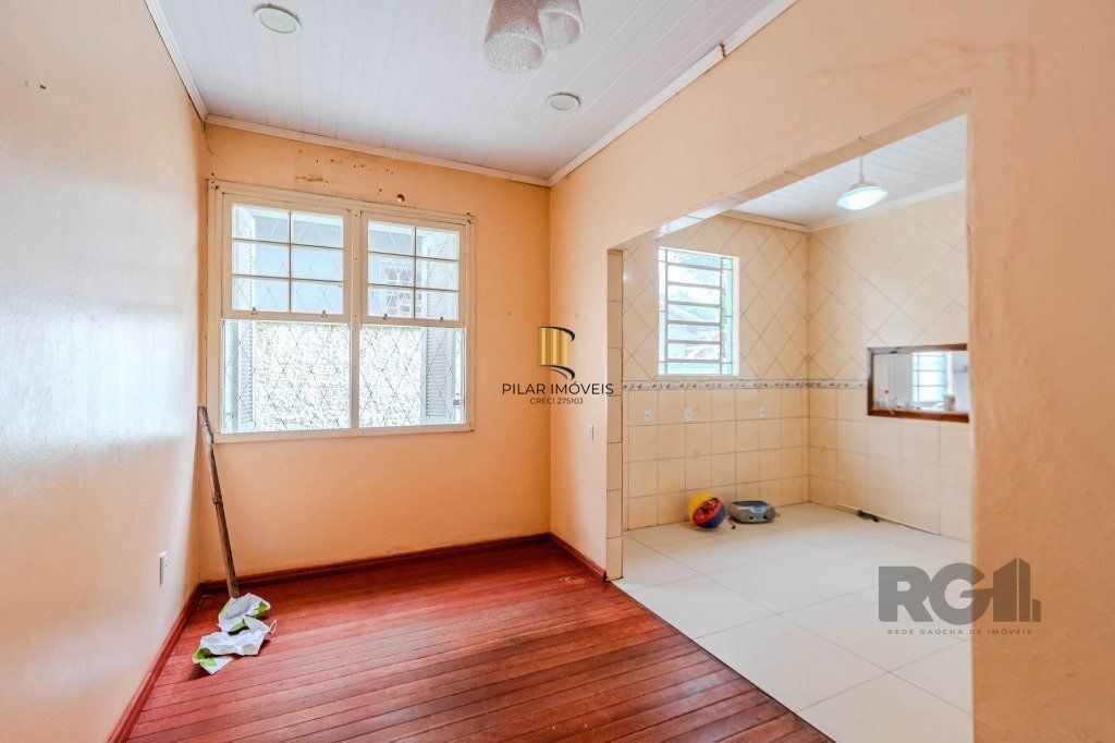 Casa 3 dormitórios no bairro Medianeira