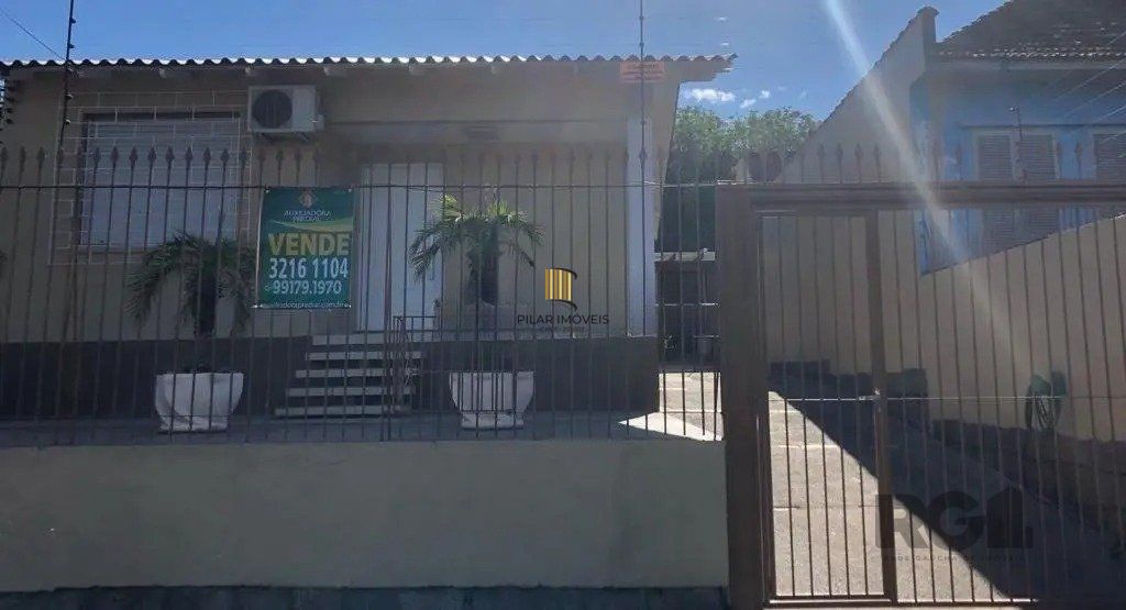 Casa com 3 dormitórios no bairro Rubem Berta