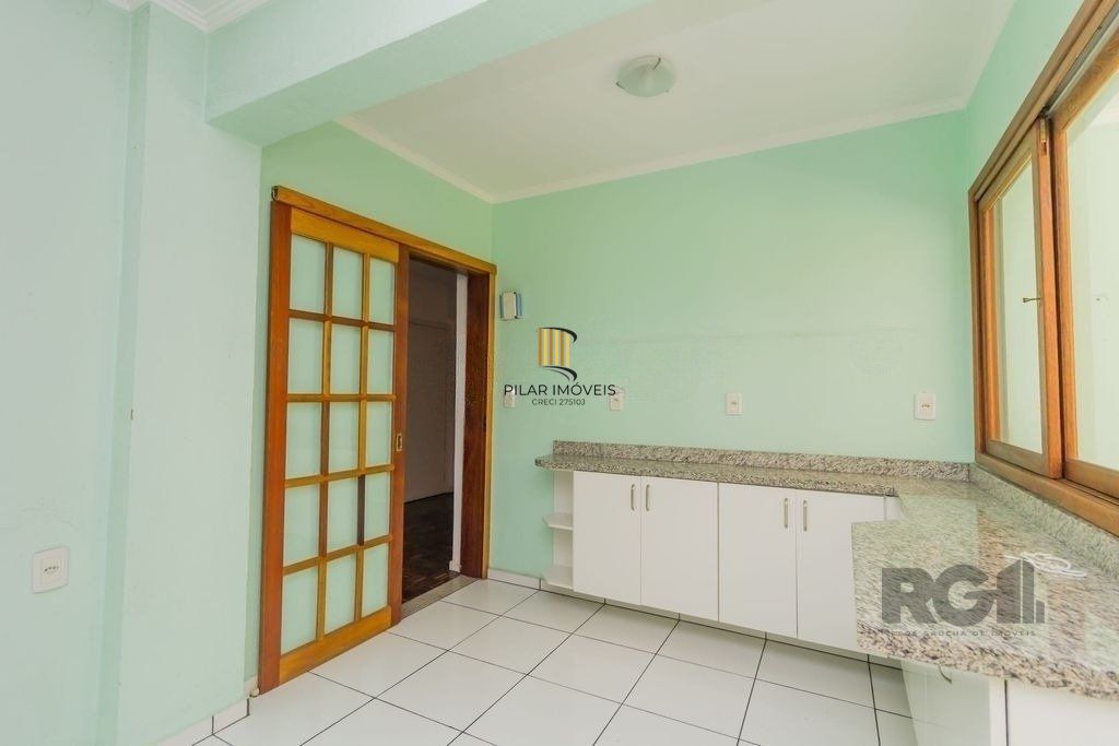Excelente apartamento de 98m² com 3 dormitórios no bairro Menino Deus.
