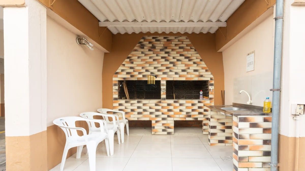 Apartamento de 2 dormitórios à venda em Petrópolis, Porto Alegre.