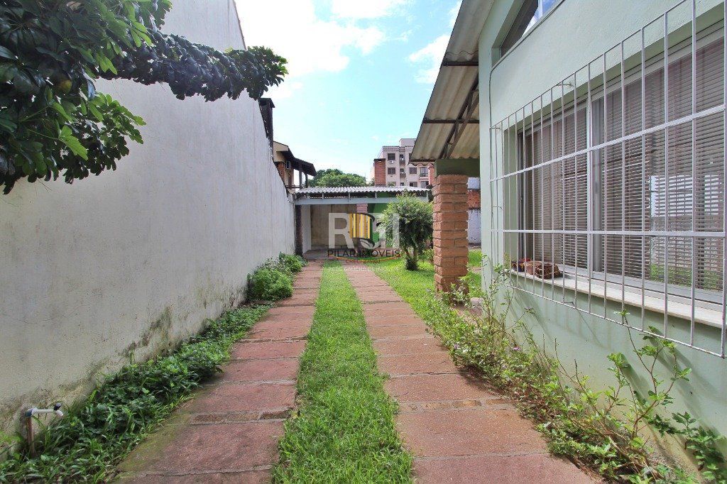 Casa para Venda - 199.68m², 3 dormitórios, sendo 1 suites, 4 vagas - Cristal