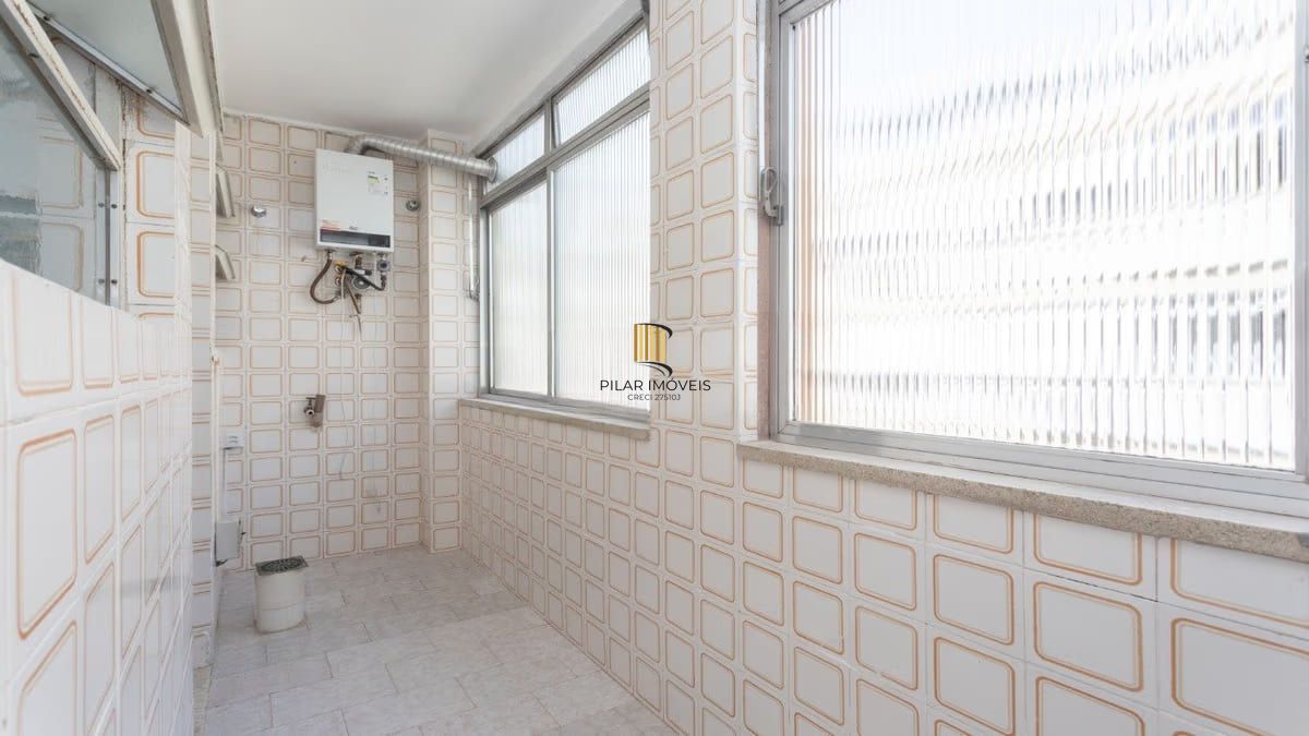 Apartamento de 2 dormitórios à venda em Petrópolis, Porto Alegre.