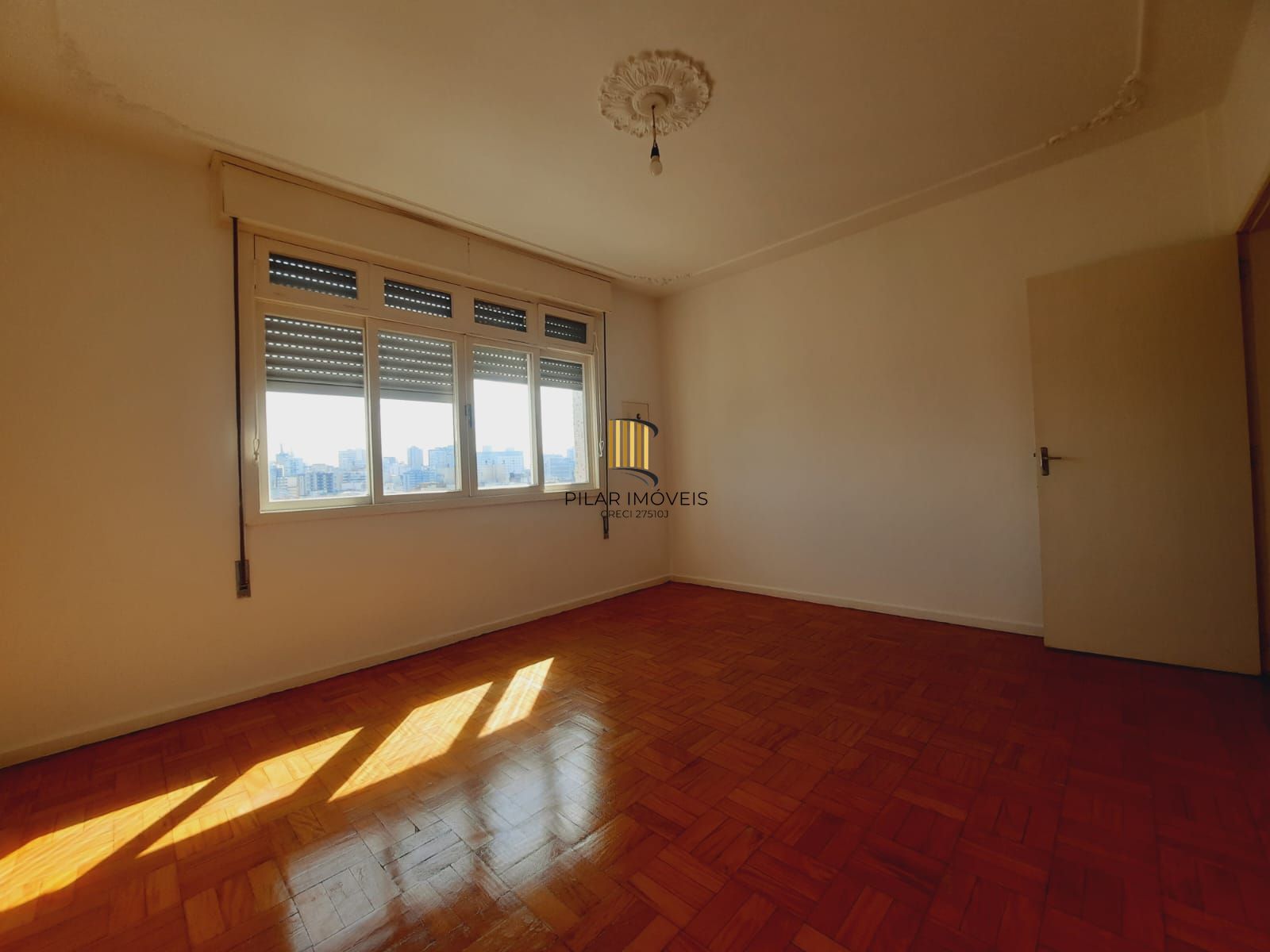Apartamento 3 dormitórios no bairro Cidade Baixa/ Porto Alegre.