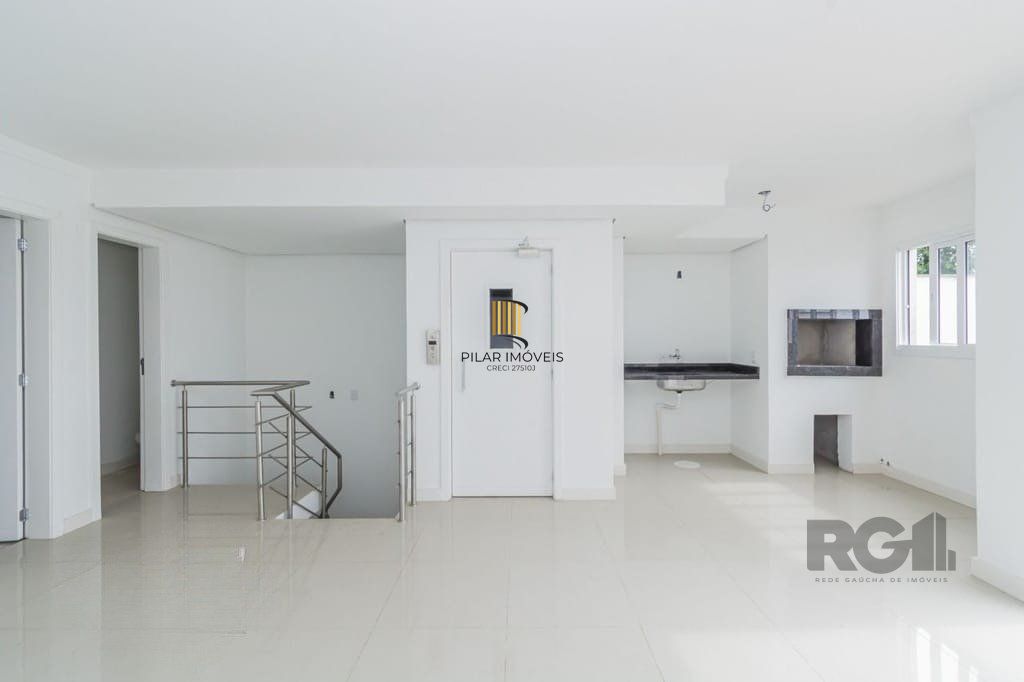 Excelente casa em condomínio de 251m² com 3 suítes e elevador!