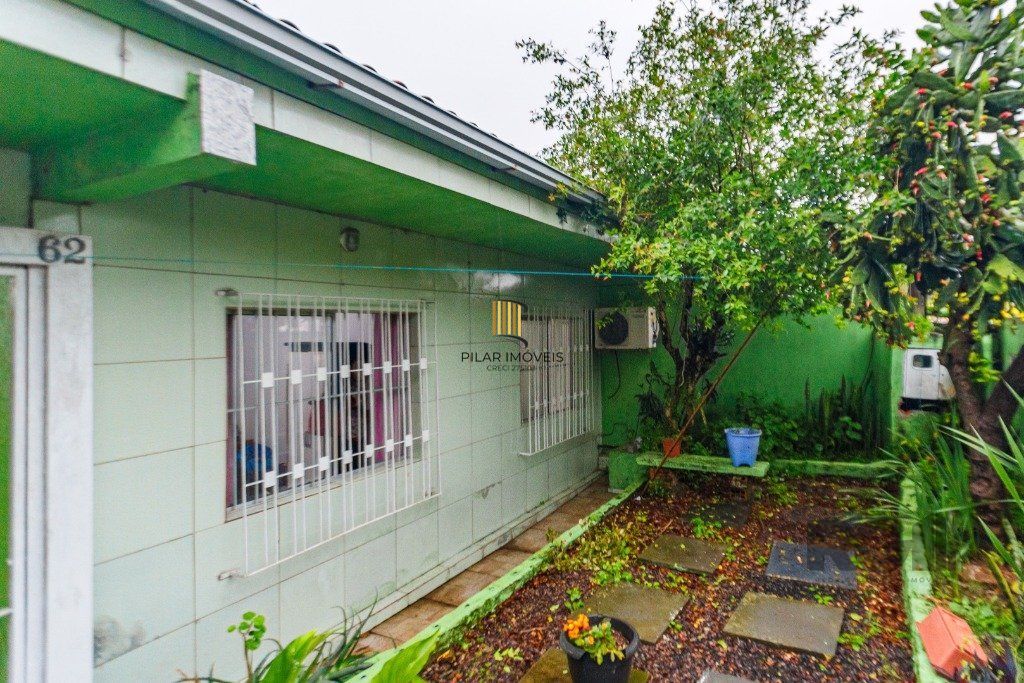Casa de 4 Dormitório(s) Bairro Nonoai - Porto Alegre