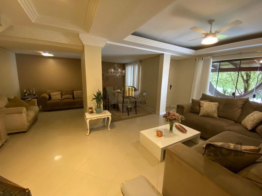 Casa de 5 dormitórios, bairro Jardim Floresta