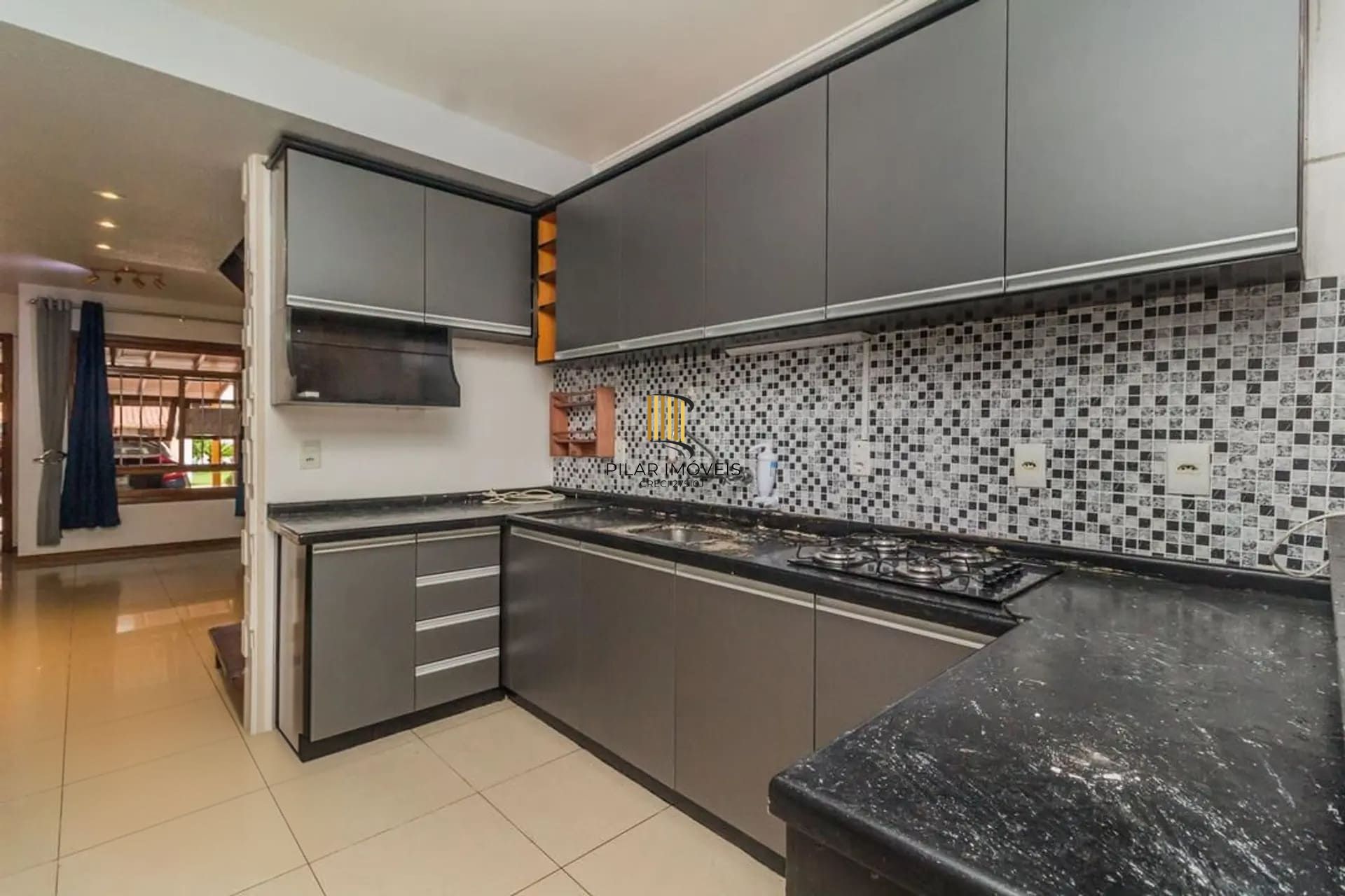 Casa em Condomínio de 3 dormitórios, no Bairro Ipanema