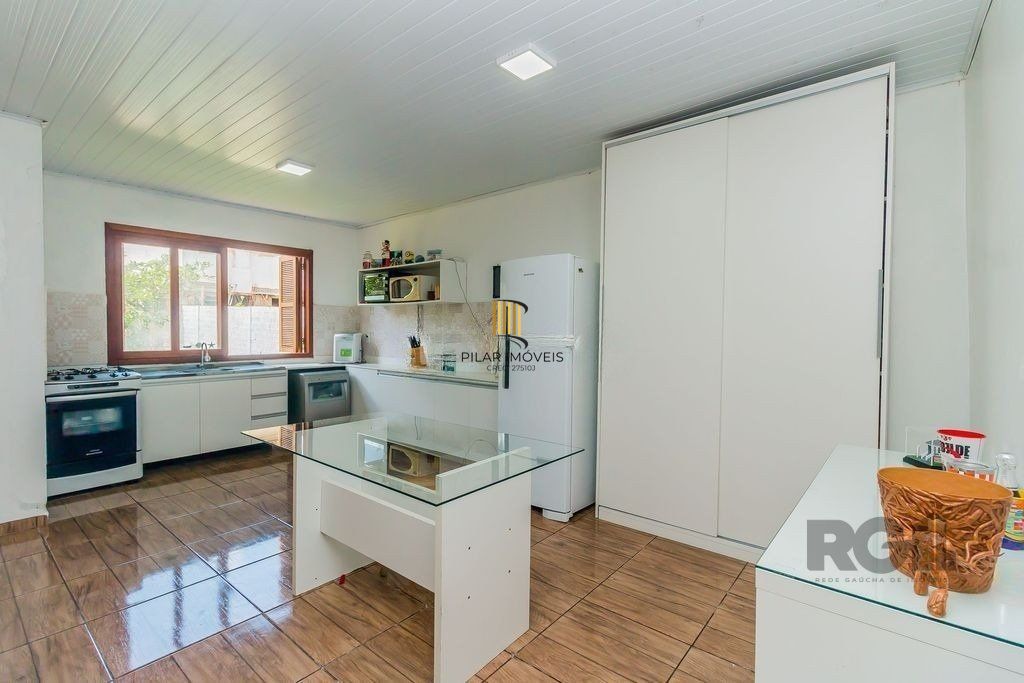 Casa de 2 dormitórios com 98m² no Bairro Lomba do Pinheiro