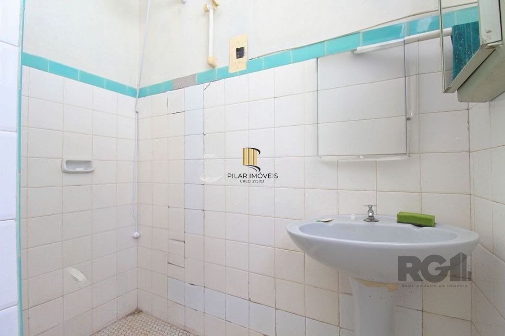 Casa à venda na Rua Marechal Mesquita, no bairro Teresópolis.