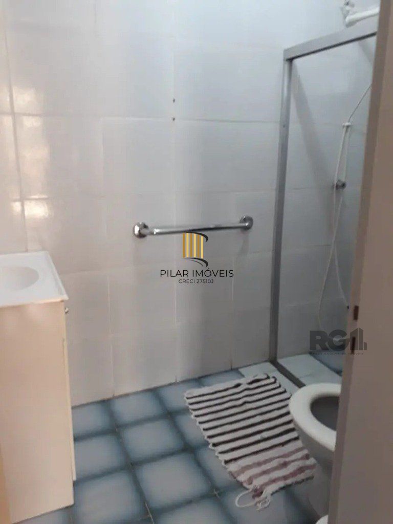 Casa com 5 dormitórios no bairro Passo das Pedras - Porto Alegre