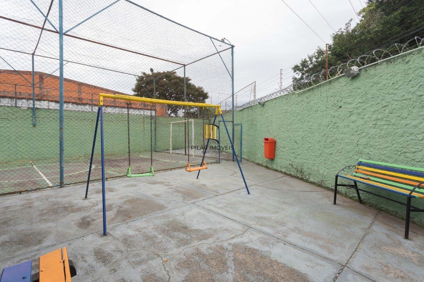 Casa em Condomínio de 3 dormitórios  à venda em Sarandi, Porto Alegre.