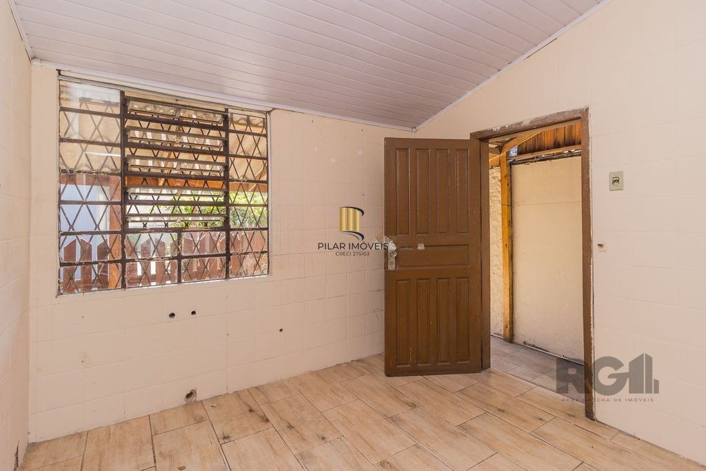 Casa de 5 dormitórios no bairro Sarandi