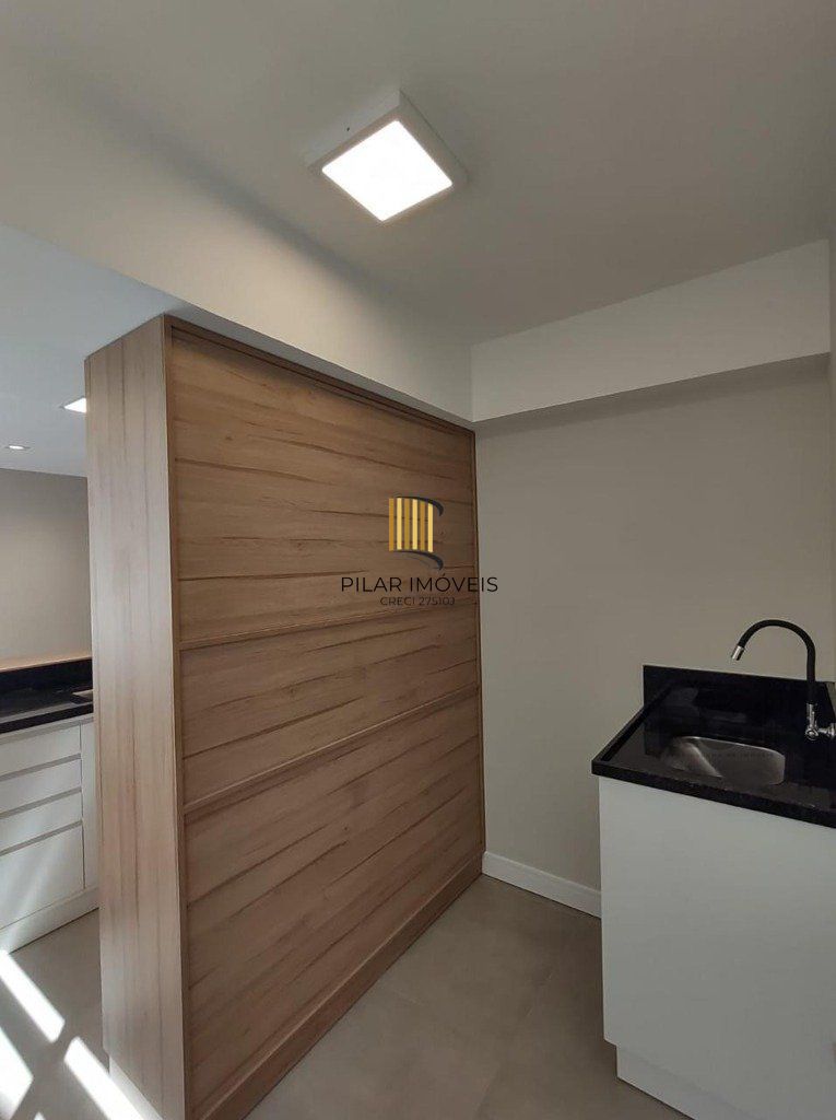 Apartamento semi mobiliado, 67m², 2 dormitórios, 1 vaga no bairro Petrópolis