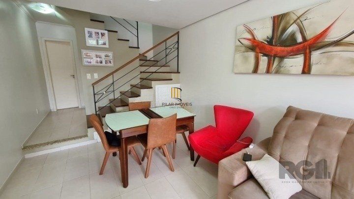 Casa em condomínio 110m² - 3 dormitórios sendo 1 suíte e 1 vaga de garagem no bairro Teresópolis