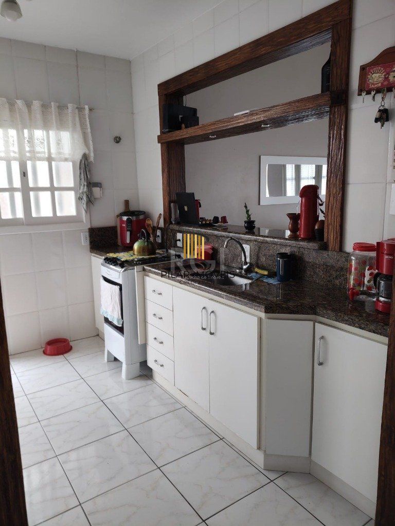 Casa para Venda - 160.78m², 4 dormitórios, sendo 2 suites, 5 vagas - Centro