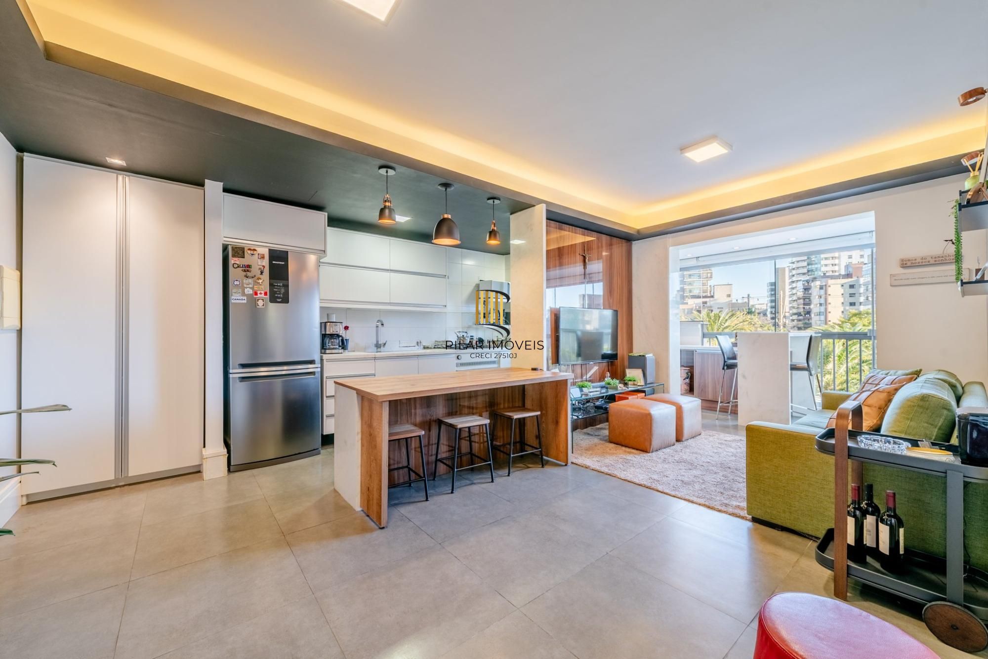 Apartamento de 1 dormitório á venda em Três Figueiras, Porto Alegre.